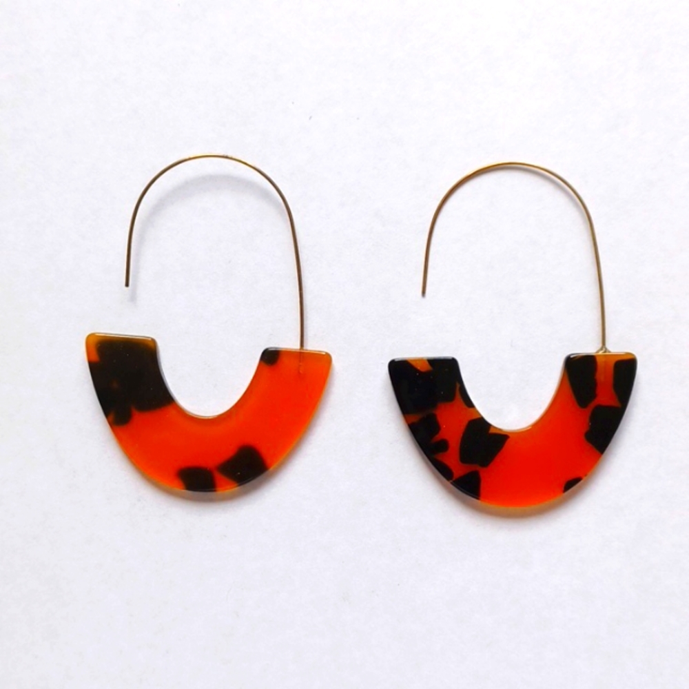 Tortoise shell plastic drop earrings